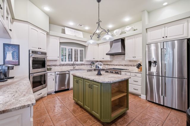 1714 Blairmont Dr, Lebanon, TN 37087