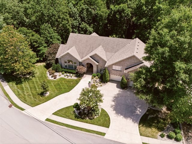 1714 Blairmont Dr, Lebanon, TN 37087
