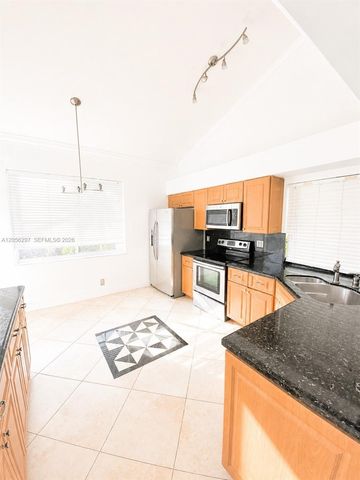 569 Spinnaker 0, Weston, FL 33326