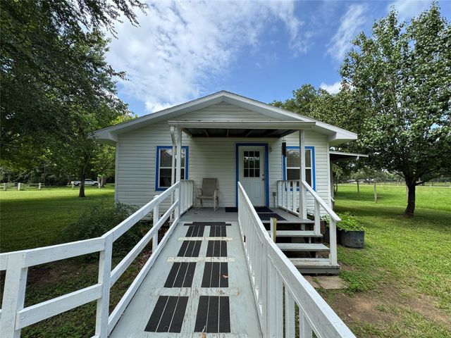 2300 Bowler Road, Waller, TX 77484