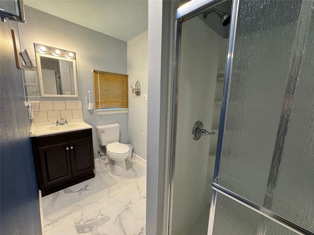 2300 Bowler Road, Waller, TX 77484