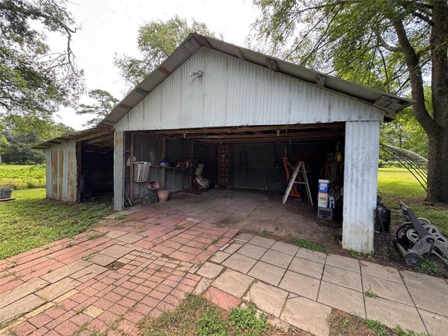 2300 Bowler Road, Waller, TX 77484