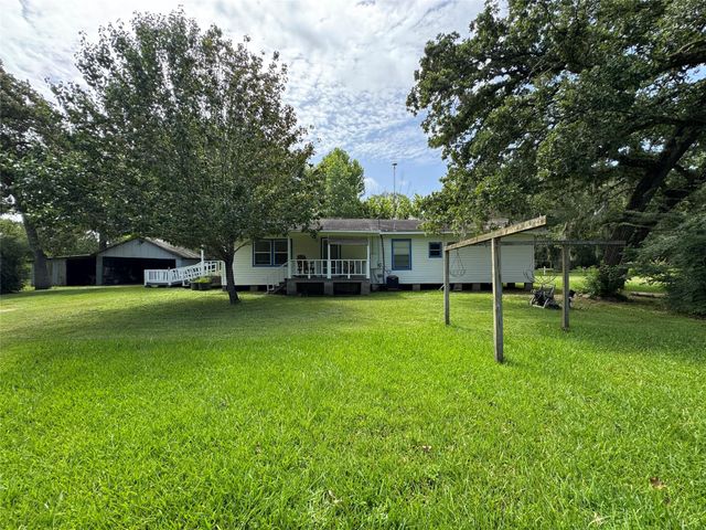 2300 Bowler Road, Waller, TX 77484