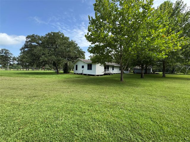 2300 Bowler Road, Waller, TX 77484