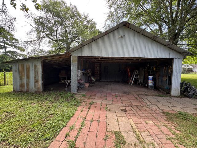 2300 Bowler Road, Waller, TX 77484