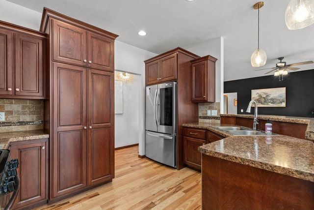 4326 E APPLEVIEW DRIVE, Appleton, WI 54913