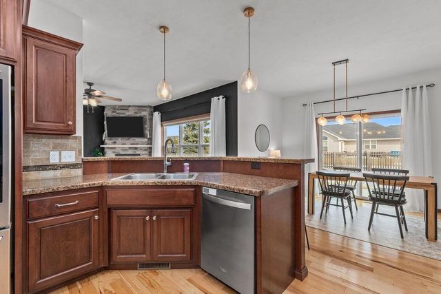 4326 E APPLEVIEW DRIVE, Appleton, WI 54913