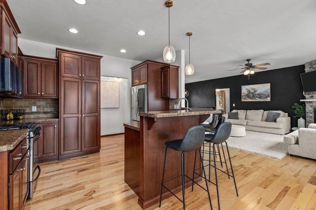 4326 E APPLEVIEW DRIVE, Appleton, WI 54913