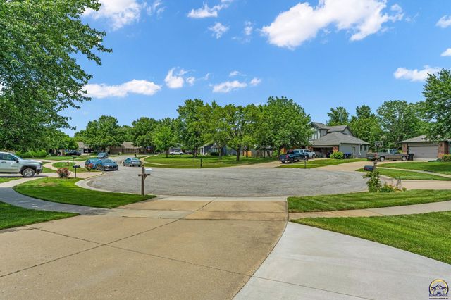 2531 SW Pepperwood CT, Topeka, KS 66614