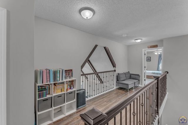 2531 SW Pepperwood CT, Topeka, KS 66614