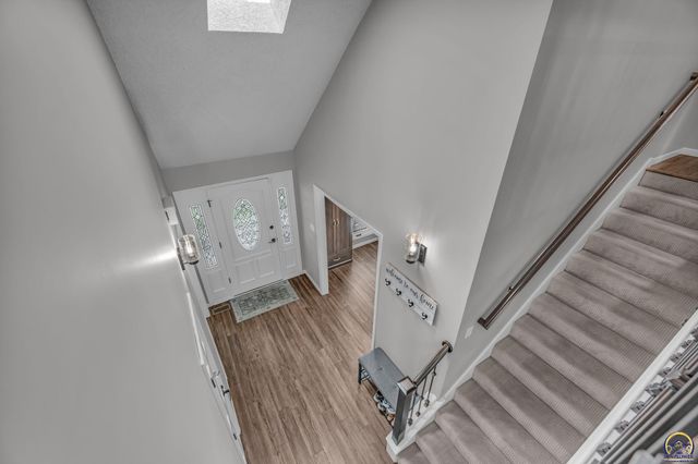 2531 SW Pepperwood CT, Topeka, KS 66614