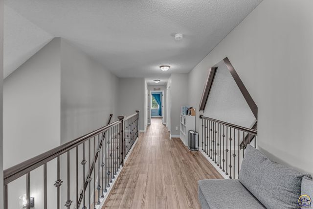 2531 SW Pepperwood CT, Topeka, KS 66614