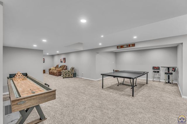 2531 SW Pepperwood CT, Topeka, KS 66614