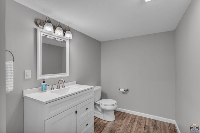 2531 SW Pepperwood CT, Topeka, KS 66614