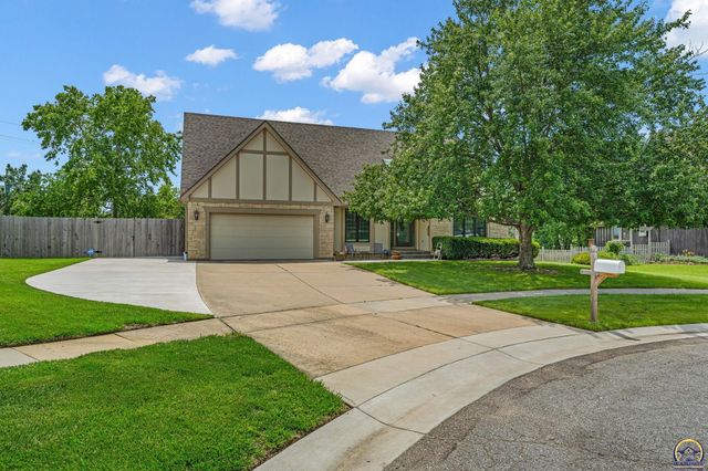 2531 SW Pepperwood CT, Topeka, KS 66614