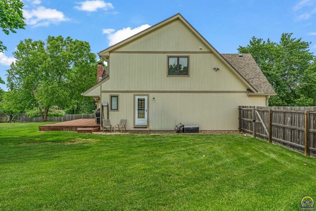 2531 SW Pepperwood CT, Topeka, KS 66614