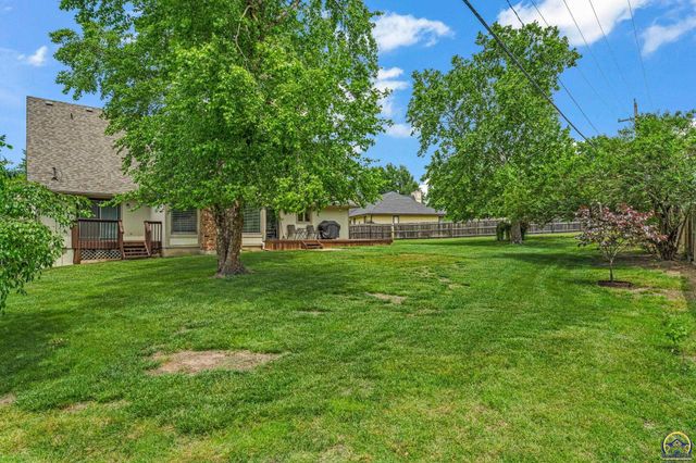 2531 SW Pepperwood CT, Topeka, KS 66614