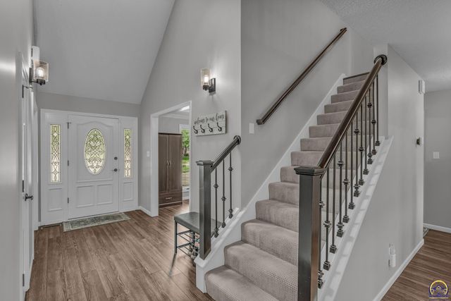 2531 SW Pepperwood CT, Topeka, KS 66614