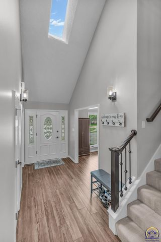 2531 SW Pepperwood CT, Topeka, KS 66614