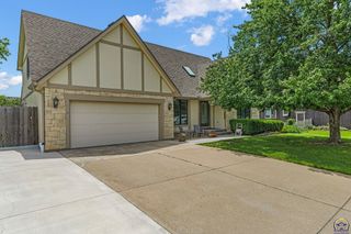 2531 SW Pepperwood CT, Topeka, KS 66614