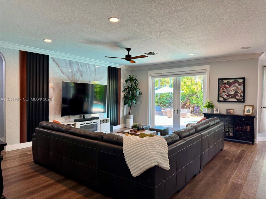 12917 SW 23rd St, Miramar, FL 33027