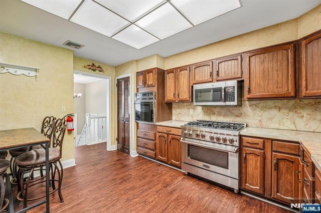 61 Shades Of Death Road, Independence, NJ 07838