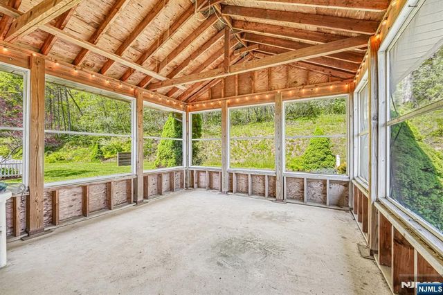 61 Shades Of Death Road, Independence, NJ 07838