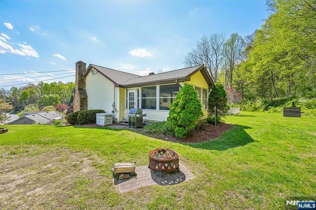 61 Shades Of Death Road, Independence, NJ 07838