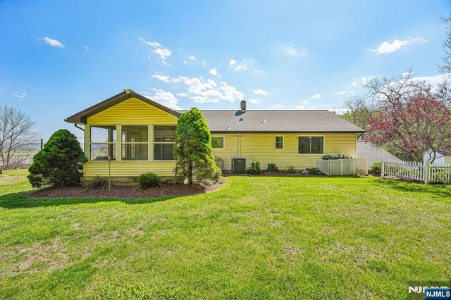 61 Shades Of Death Road, Independence, NJ 07838