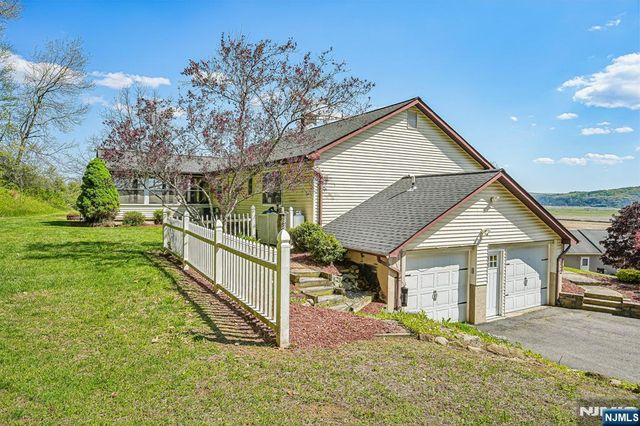 61 Shades Of Death Road, Independence, NJ 07838