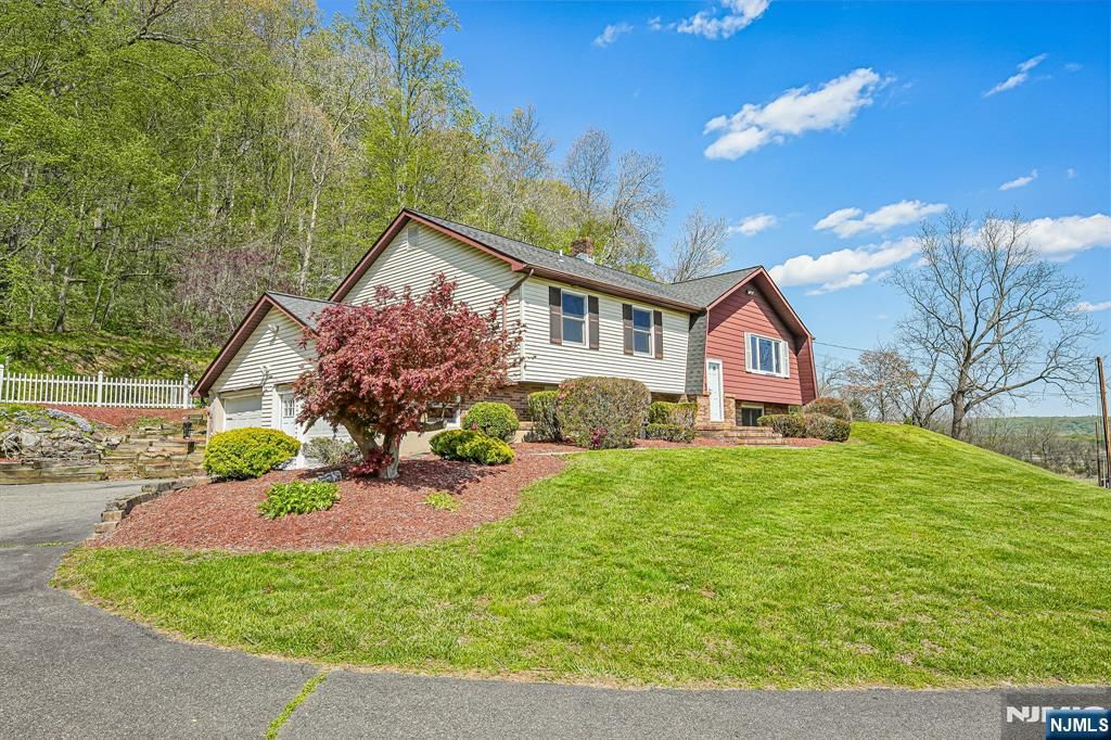61 Shades Of Death Road, Independence, NJ 07838
