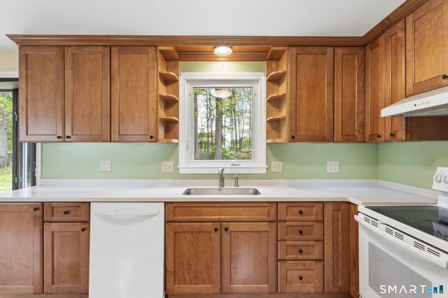 886 Overhill Drive, Suffield, CT 06078