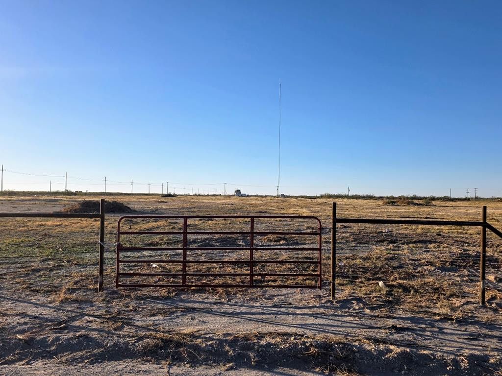 Image 6 of property listing at Tbd Hwy 137, Big Lake, TX 76932