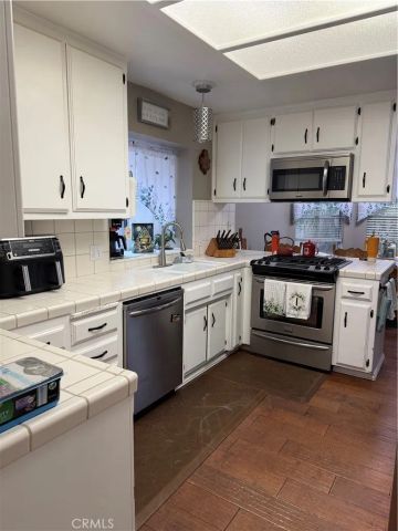 9309 Foxglen Court, Bakersfield, CA 93312