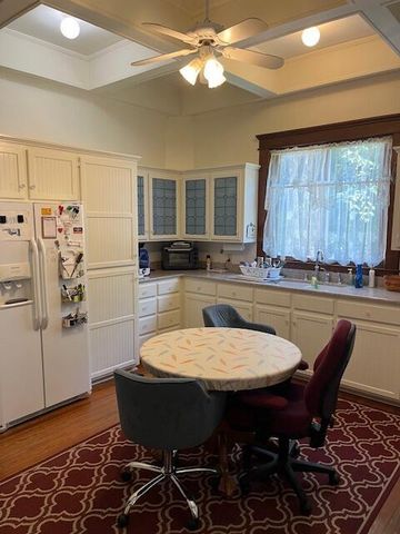 335 South Wood Street, Neosho, MO 64850