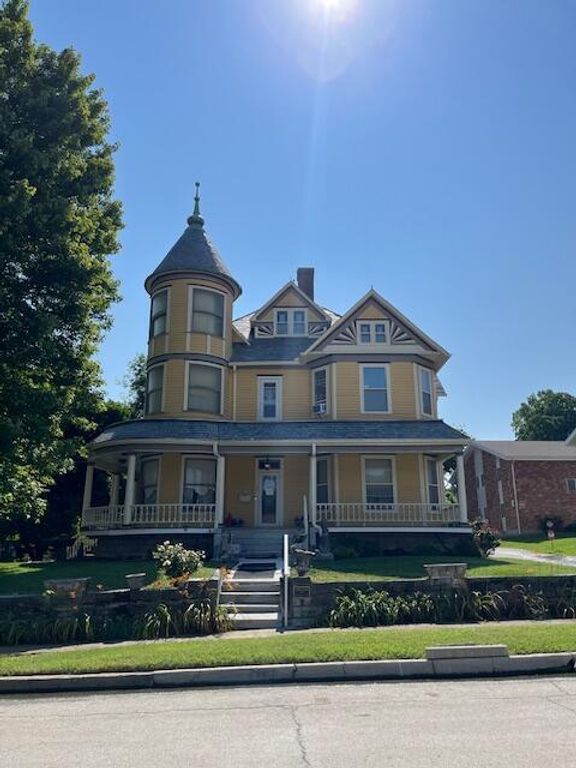 335 South Wood Street, Neosho, MO 64850