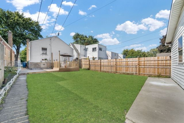 9427 S Utica Avenue, Evergreen Park, IL 60805