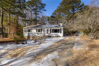 6265 Debbie CIR, Hayes, VA 23072