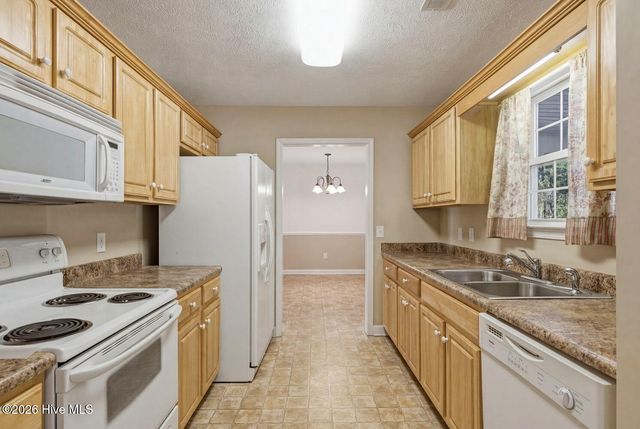 1481 E Boiling Spring Road, Southport, NC 28461