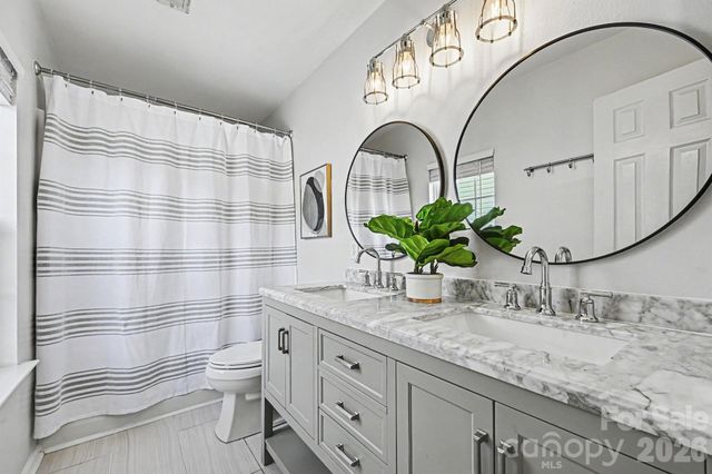 9902 Highlands Crossing Drive, Charlotte, NC 28277