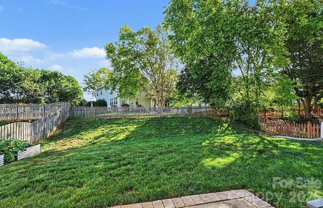 9902 Highlands Crossing Drive, Charlotte, NC 28277