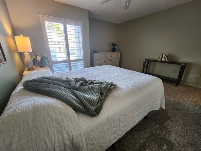 2132 LAKEWOOD CLUB DRIVE S 8B, St Petersburg, FL 33712