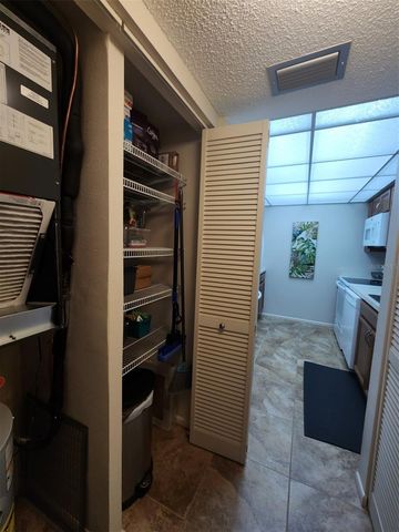 2132 LAKEWOOD CLUB DRIVE S 8B, St Petersburg, FL 33712