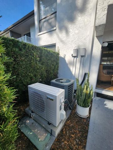 2132 LAKEWOOD CLUB DRIVE S 8B, St Petersburg, FL 33712