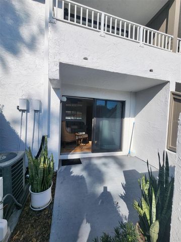 2132 LAKEWOOD CLUB DRIVE S 8B, St Petersburg, FL 33712