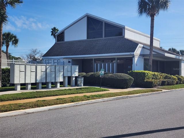 2132 LAKEWOOD CLUB DRIVE S 8B, St Petersburg, FL 33712