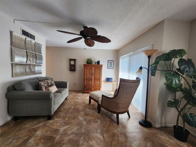 2132 LAKEWOOD CLUB DRIVE S 8B, St Petersburg, FL 33712