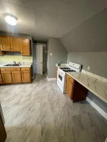 60 Pearl St, Leominster, MA 01453