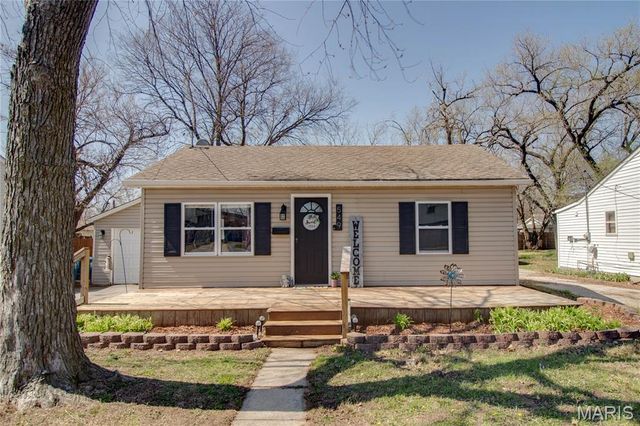 549 McHugh Street, Wood River, IL 62095