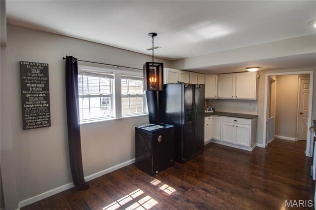 549 McHugh Street, Wood River, IL 62095